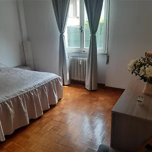 Vesna , Desenzano del Garda Włochy